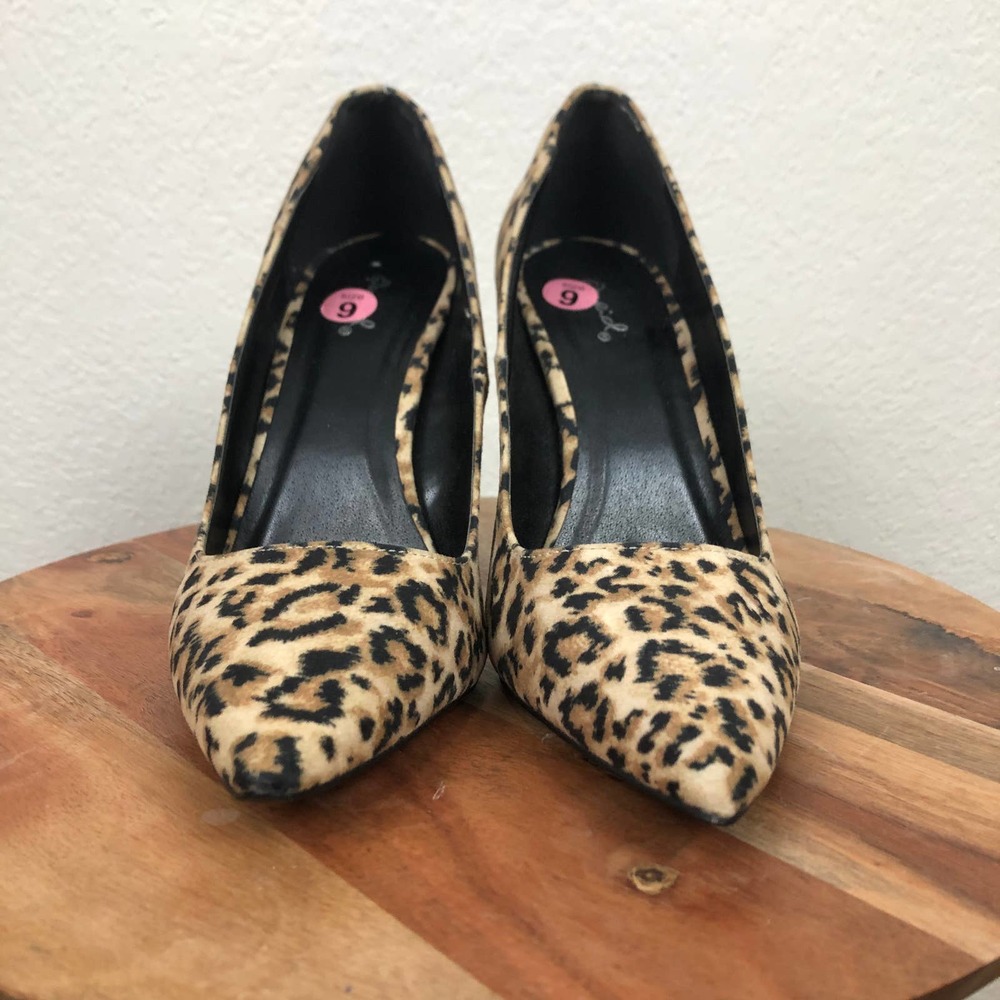 Qupid Leopard Print Pointed Toe Heels - Picture 2 of 10